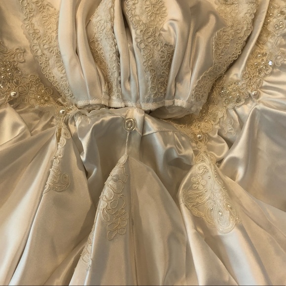 Vintage Wedding Dress - Picture 8 of 12